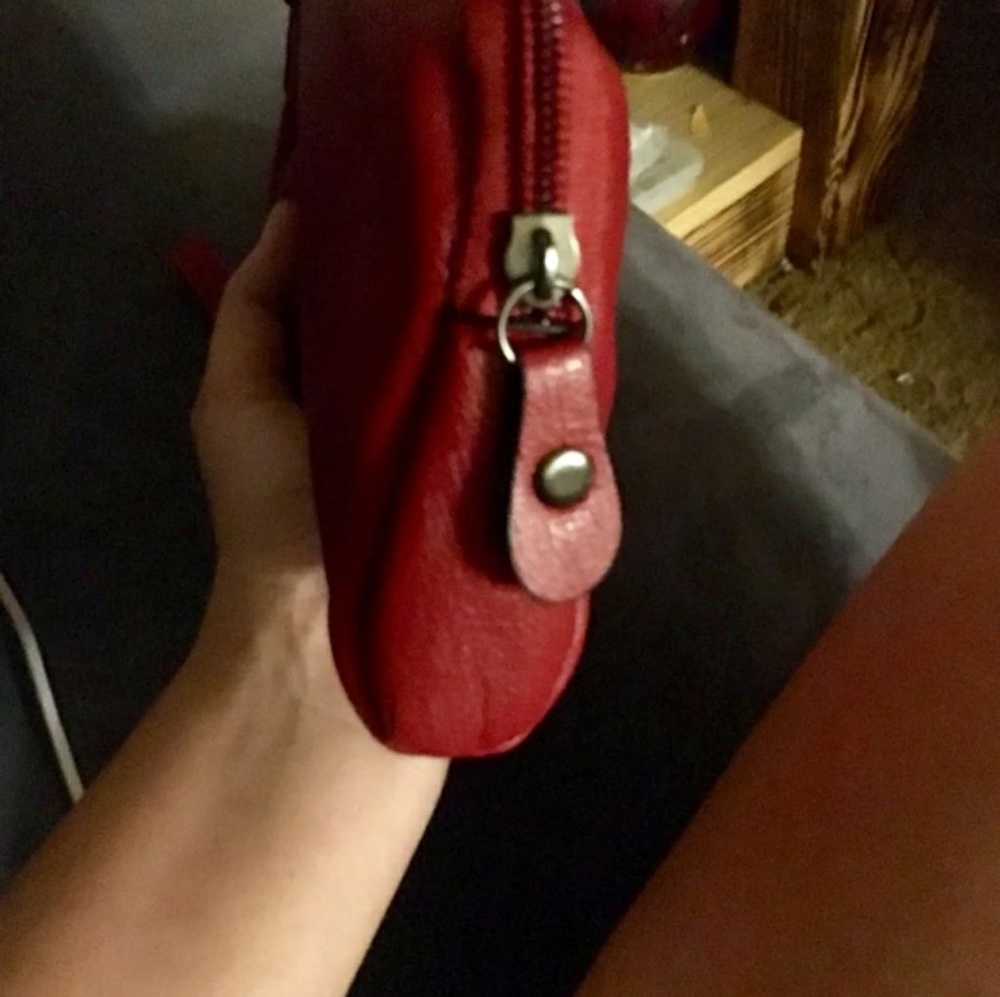 Red wristlet - Picture 5 of 5